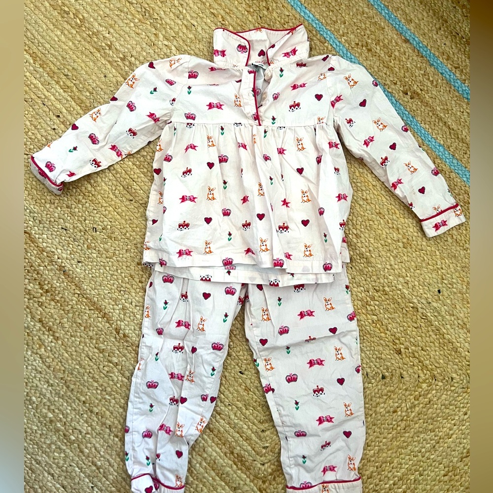 Cath Kidson super soft cotton PJs in cute London print - size 5/6